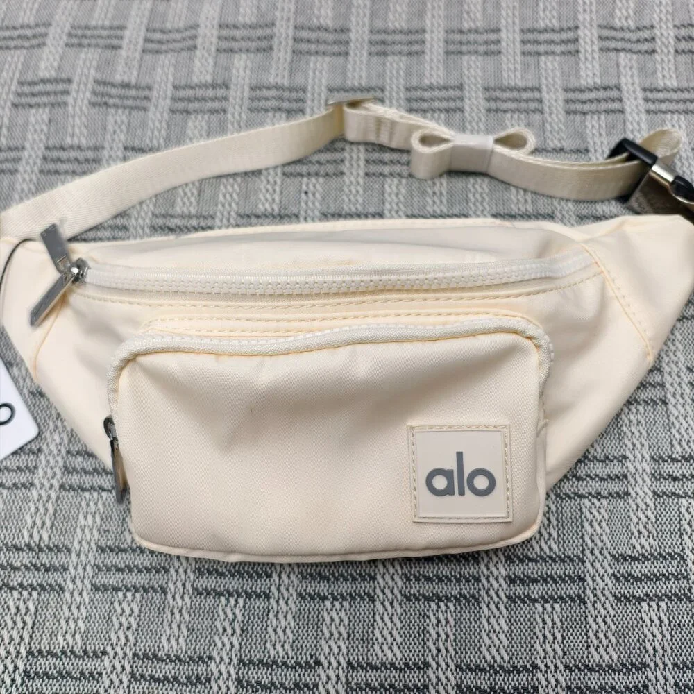 NWT ALO Yoga Explorer Adjustable Waist Pack - Nylon Design